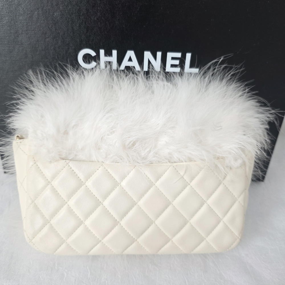Auth Chanel Feathers Lambskim Quilted Flap Crossbody/Clutch Bag - Picture 3 of 10